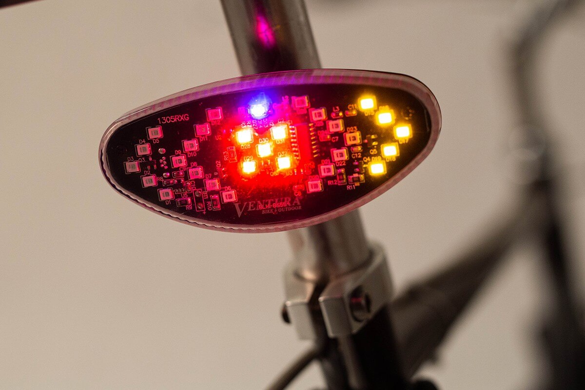 Intermitentes, luz de freno y luz delantera en todas las bicicletas -  Iberobike